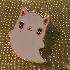 Ghost cat pin - white enamel & gold tone metal